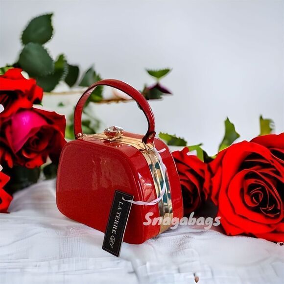 NEW BRIGHT SHINY RED HAND BAG WITH CROSSBODY CHAIN LARGE STONE BLING DECORATION - Picture 15 of 16